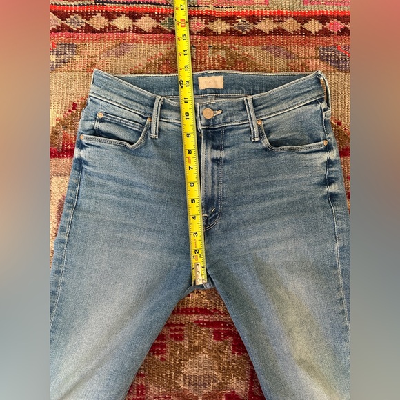 MOTHER Mid Rise Dazzler Ankle Fray Light Blue Jeans Riding the Cliffside 28 - Picture 7 of 10